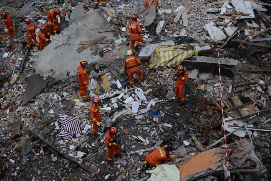 Apartemen di China roboh, 8 orang tewas tertimpa bangunan