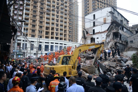 Apartemen di China roboh, 8 orang tewas tertimpa bangunan