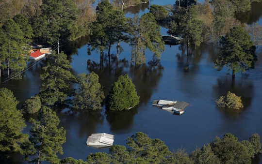 Terjangan Badai Matthew sulap North Carolina jadi 'lautan'