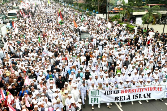 Ribuan massa ormas Islam banjiri jalan Medan Merdeka Timur