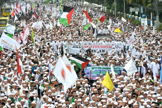 Ribuan massa ormas Islam banjiri jalan Medan Merdeka Timur