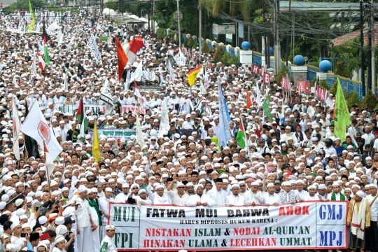 Ribuan massa ormas Islam banjiri jalan Medan Merdeka Timur