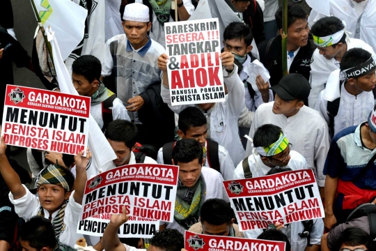 Ribuan massa ormas Islam banjiri jalan Medan Merdeka Timur