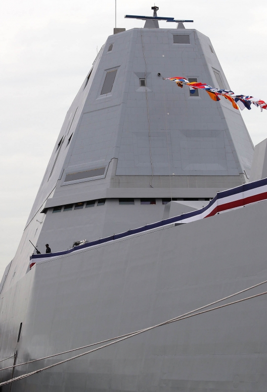 Ini wujud USS Zumwalt, kapal penghancur terbesar militer AS