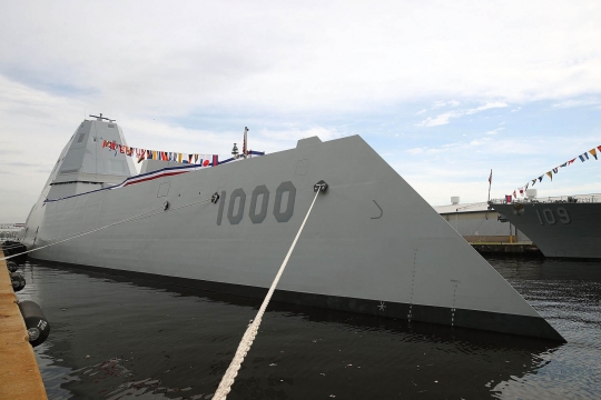 Ini wujud USS Zumwalt, kapal penghancur terbesar militer AS