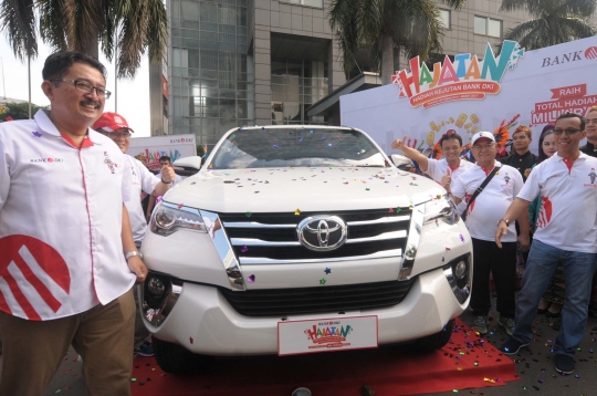 Kemeriahan pesta Hajatan Bank DKI di Bundaran HI