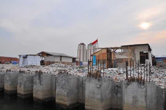 Kehidupan warga Pasar Ikan Luar Batang bertahan di tanah gusuran