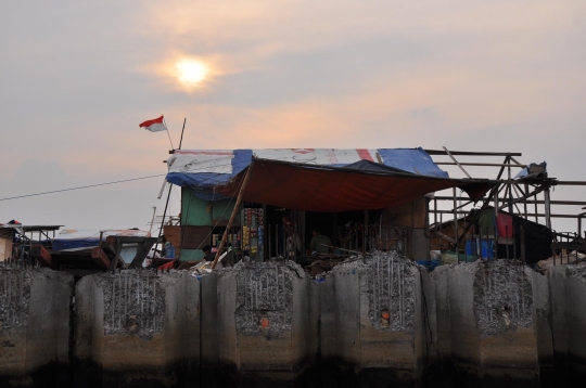 Kehidupan warga Pasar Ikan Luar Batang bertahan di tanah gusuran