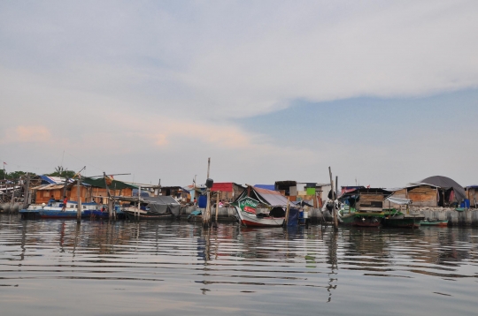 Kehidupan keras nelayan kecil di Pelabuhan Sunda Kelapa