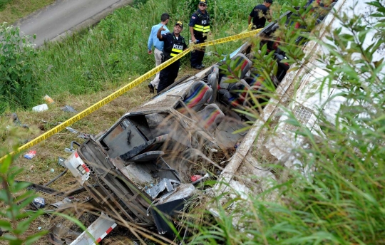 Bus terjun ke jurang di Kosta Rika, 11 orang tewas