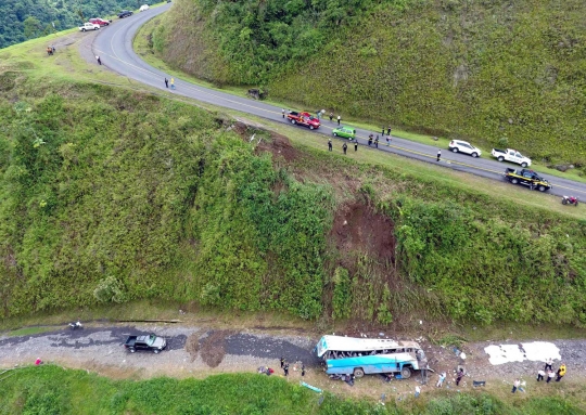 Bus terjun ke jurang di Kosta Rika, 11 orang tewas
