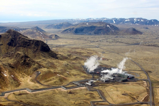 Melihat lebih dekat sumber panas bumi di Islandia