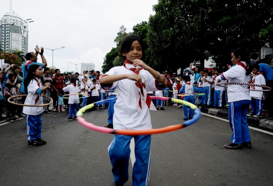 Aksi street performance anak-anak SD memperingati Hari Pangan