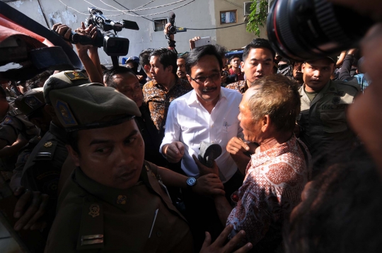 Bentrokan Satpol PP vs PKL di tengah blusukan Djarot