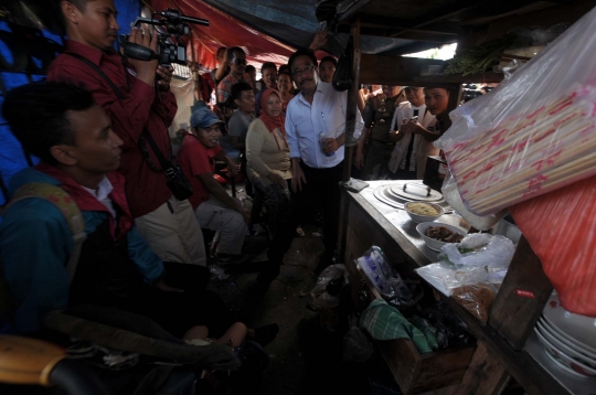 Bentrokan Satpol PP vs PKL di tengah blusukan Djarot