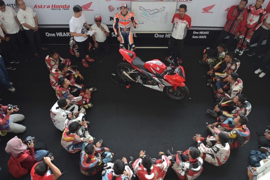 Aksi Marc Marquez latih pembalap muda di Sirkuit Sentul