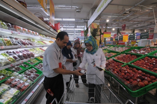 BPOM sidak makanan di Carrefour Kramat Jati