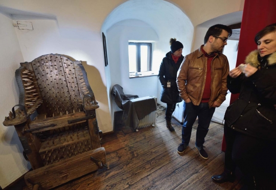 Menelusuri angkernya istana drakula di Rumania