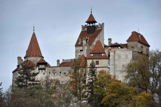 Menelusuri angkernya istana drakula di Rumania