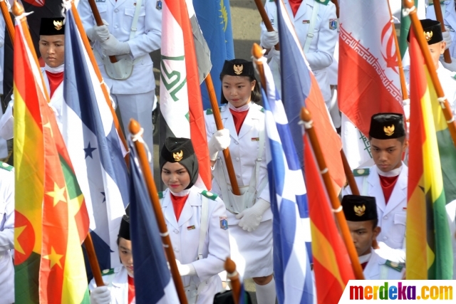 Foto : Semarak karnaval bendera jelang Sidang Umum 