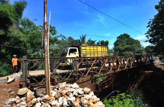 Pembangunan jembatan penghubung Parung-Pamulang mangkrak