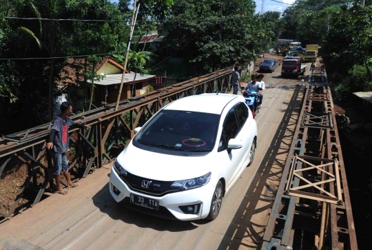 Pembangunan jembatan penghubung Parung-Pamulang mangkrak