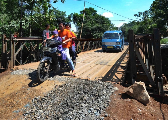 Pembangunan jembatan penghubung Parung-Pamulang mangkrak