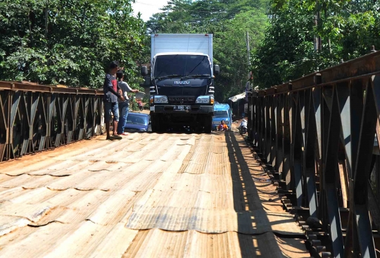 Pembangunan jembatan penghubung Parung-Pamulang mangkrak