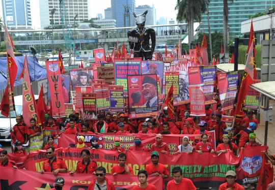 Tuntut PP nomor 78 dicabut, ratusan buruh geruduk Istana Negara