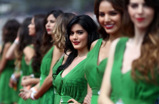 Deretan gadis payung seksi di GP F1 Meksiko