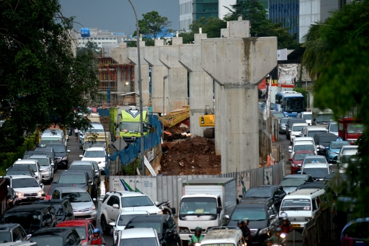 Melihat kondisi terkini megaproyek MRT di Jalan TB Simatupang