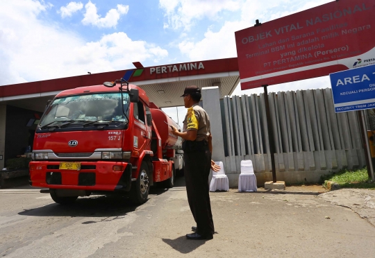 Ratusan pengemudi truk BBM Pertamina mogok massal