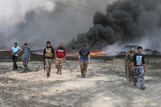 Cara licik ISIS bakar sumur minyak demi selamatkan diri