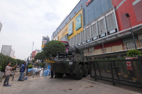 Antisipasi kerusuhan, kawasan Glodok dijaga ketat TNI dan polisi