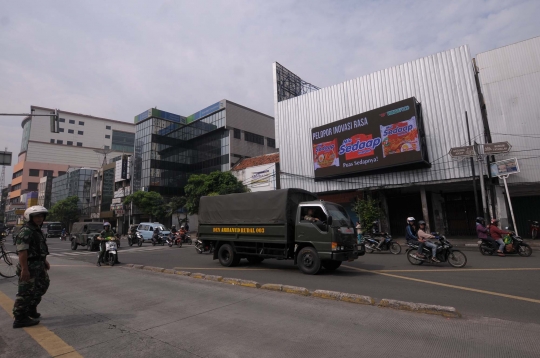 Antisipasi kerusuhan, kawasan Glodok dijaga ketat TNI dan polisi