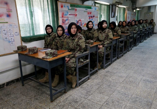 Mengintip pelatihan prajurit wanita berhijab Afghanistan