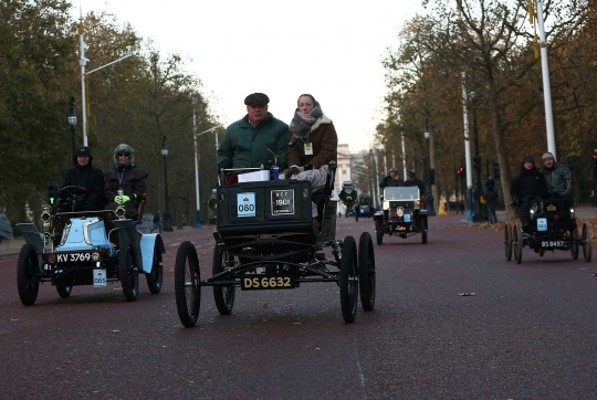 Ketika mobil-mobil klasik dibuat touring jarak jauh di London