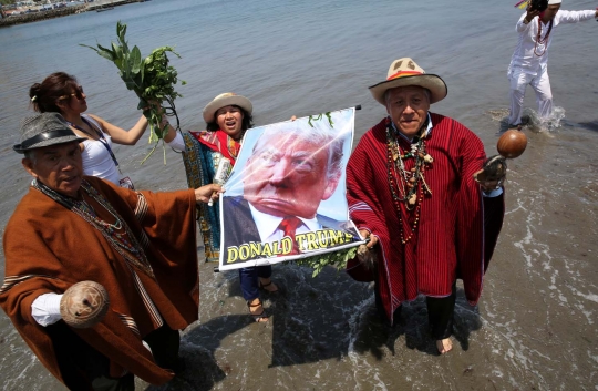 Ritual unik dukun di Peru ramal pemenang Pilpres AS