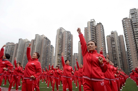 Kaum wanita di China pecahkan rekor menari dengan peserta terbanyak