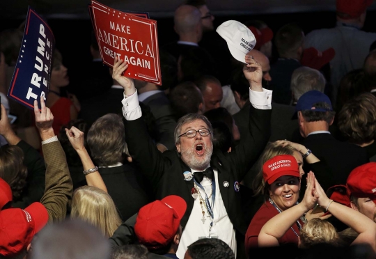 Sorak-sorai pendukung Donald Trump rayakan kemenangan