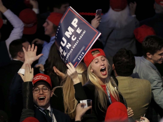 Sorak-sorai pendukung Donald Trump rayakan kemenangan