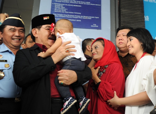 Momen bahagia Antasari Azhar bebas dari penjara