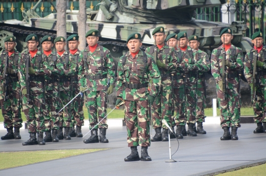 Peringatan Hari Pahlawan di Markas Kostrad dan KRI Banjarmasin 592