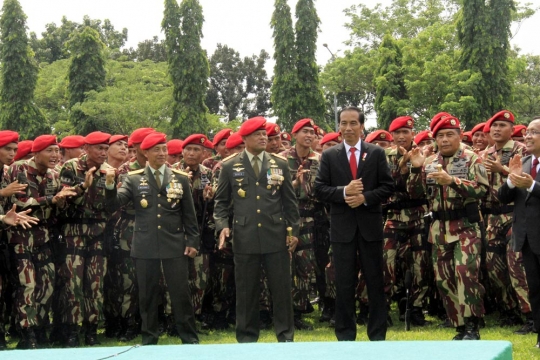 Keakraban Jokowi bersama prajurit Kopassus