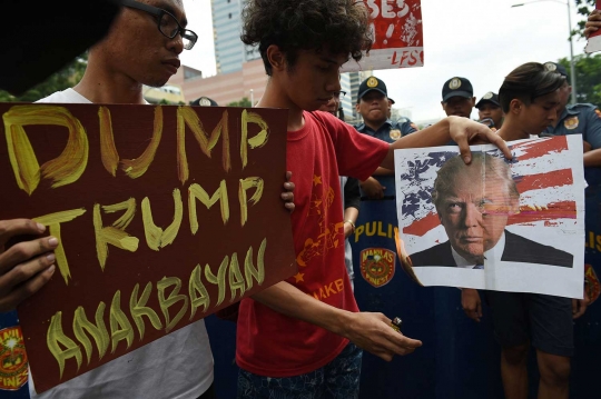 Demo kedubes AS, mahasiswa Filipina bakar foto Trump