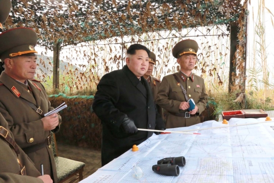 Aksi Kim Jong-un sidak kekuatan pertahanan di garis depan Korut