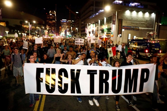 Gelombang aksi protes Donald Trump terus memanas di AS