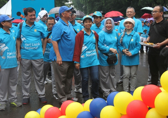 Gerak jalan memperingati Hari Listrik Nasional