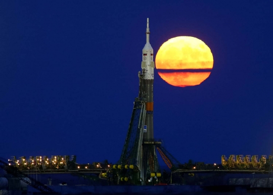 Keindahan supermoon terbesar hiasi langit dunia