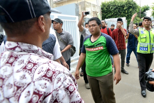 Kericuhan warga vs pendemo saat kedatangan Djarot di Mampang